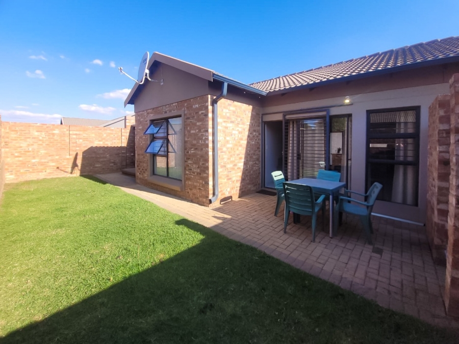 2 Bedroom Property for Sale in Van Der Hoff Park North West